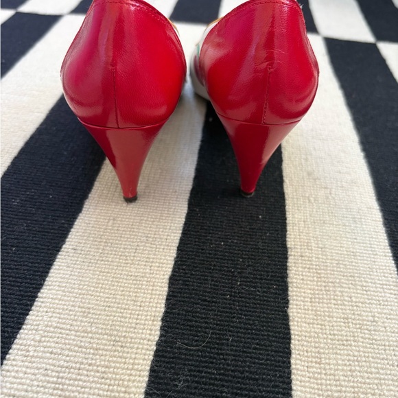 Vintage White Leather Pointed Pumps with Red Accents and Multicolor Dots - Picture 4 of 6